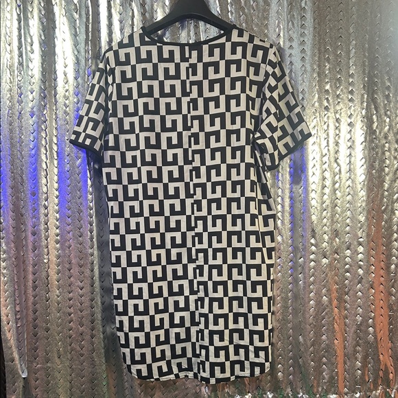 Mod Size 8 - Boohoo Black and White Pattern Dress - Picture 8 of 11